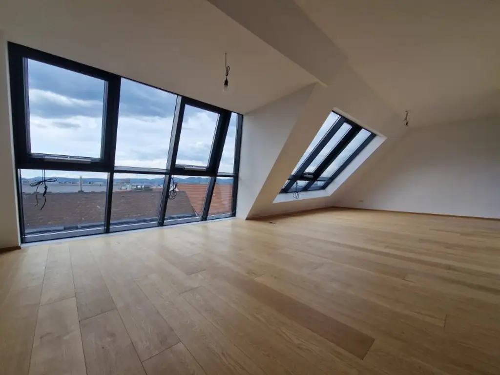 Traumhafte DG-Wohnung in 1020 Wien – modern, vollsaniert mit Terrasse und 5 Zimmern!