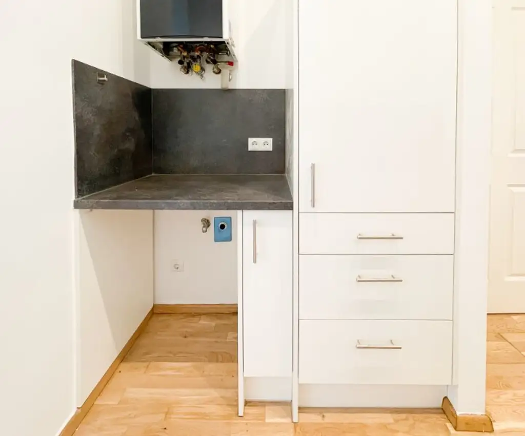 U3 "Hütteldorfer Straße": schön sanierte 2-Zimmerwohnung inkl. neuer Küche