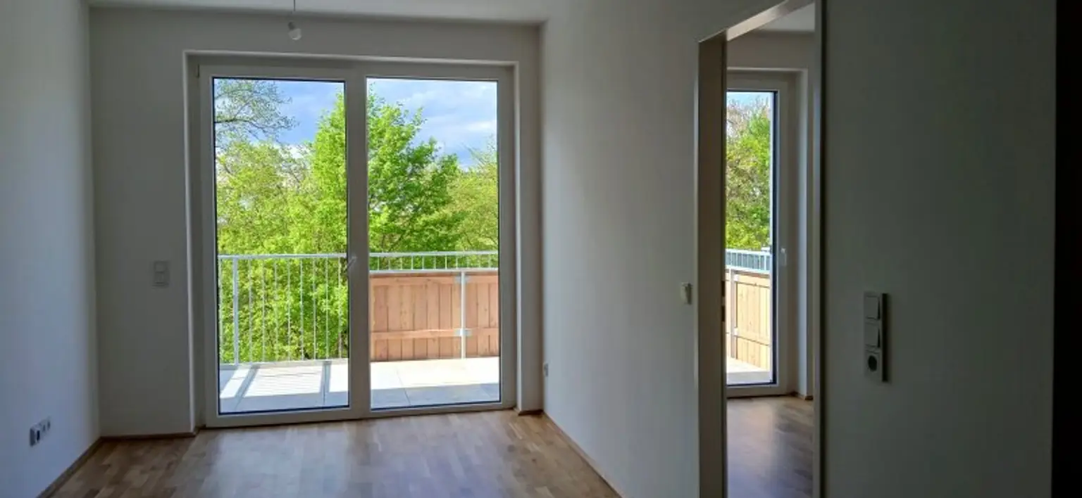 NEUBAU - ERSTBEZUG - Top 17 - Wunderschöne 2 Zimmerwohnung mit großem Balkon und eigenem Tiefgaragenplatz