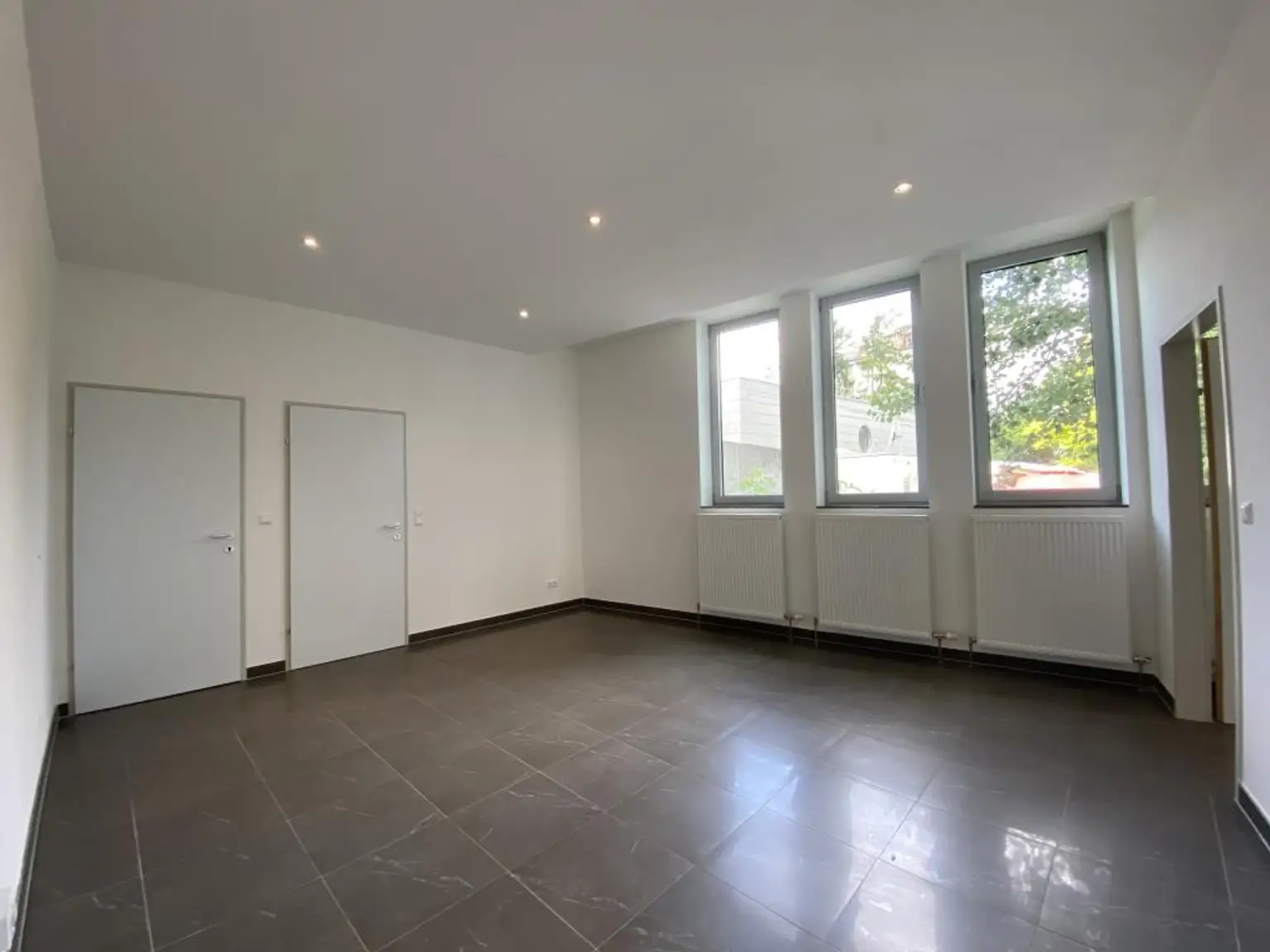 Top-Lage in GRINZING! Schönes, modernes Büro mit Bad und Küche!