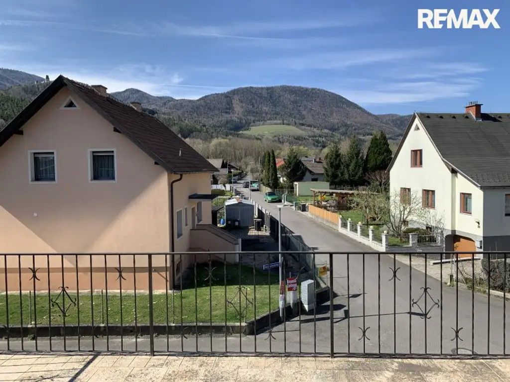 Charmantes Einfamilienhaus in Gloggnitz – Ihr neues Zuhause mit Garten und Garage!