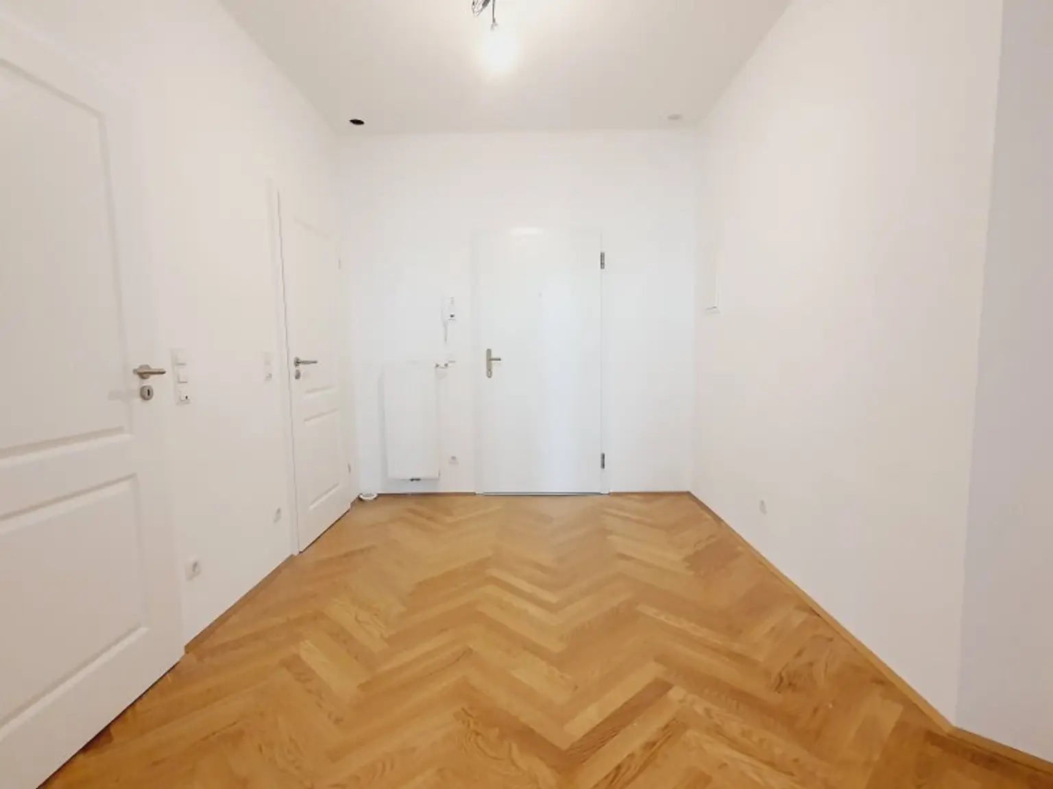 ERSTBEZUG Top sanierter Stilaltbau nahe Wiedner Hauptstraße