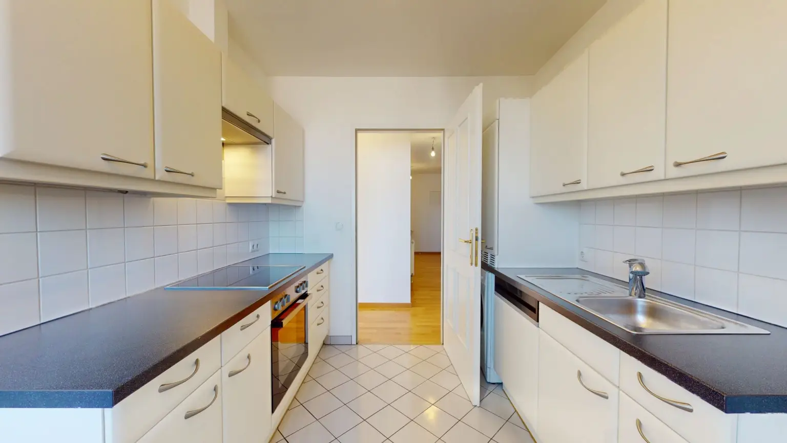 Licht, Luft & Lebensfreude - 2 Zimmer Dachterrassenwohnung
 im Cottageviertel