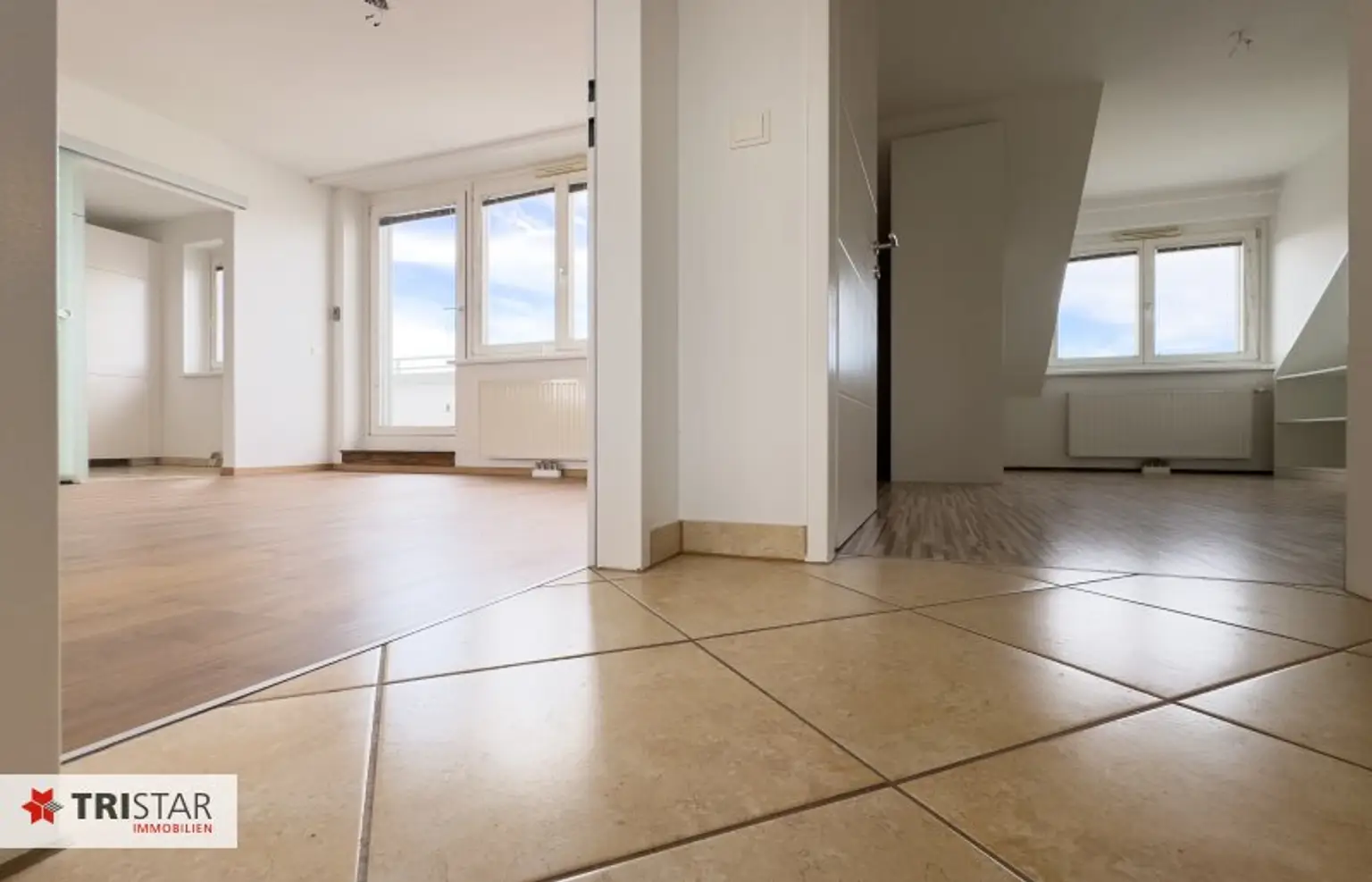 4-Zimmer-Dachtraum mit Südwest-Terrasse & Weitblick & Garage
