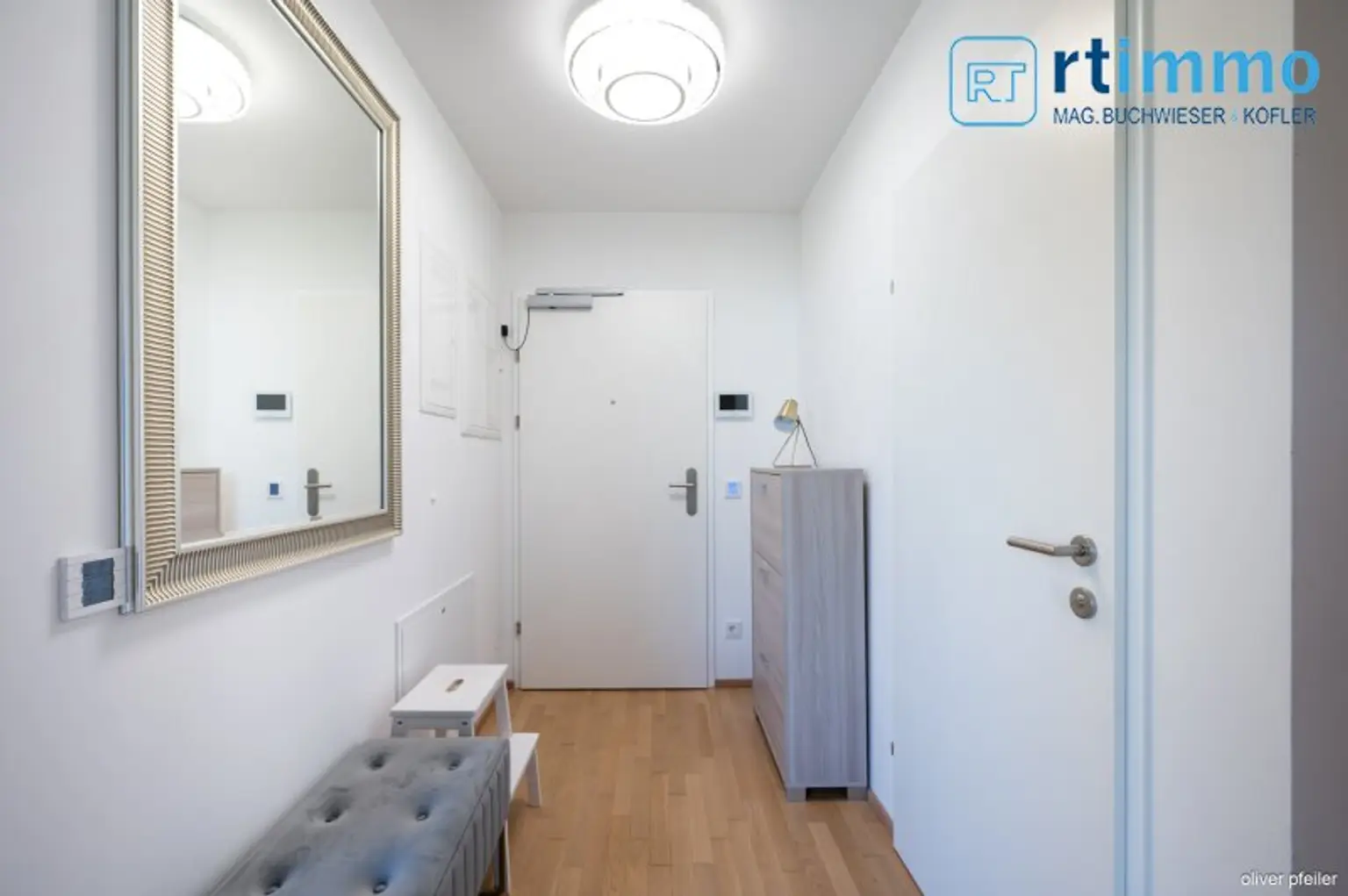 LEBENSGEFÜHL PUR - DACHGESCHOSSWOHNUNG MIT GROSSZÜGIGEN TERRASSEN IM GRÜNEN UND 2 GARAGENSTELLPLÄTZEN