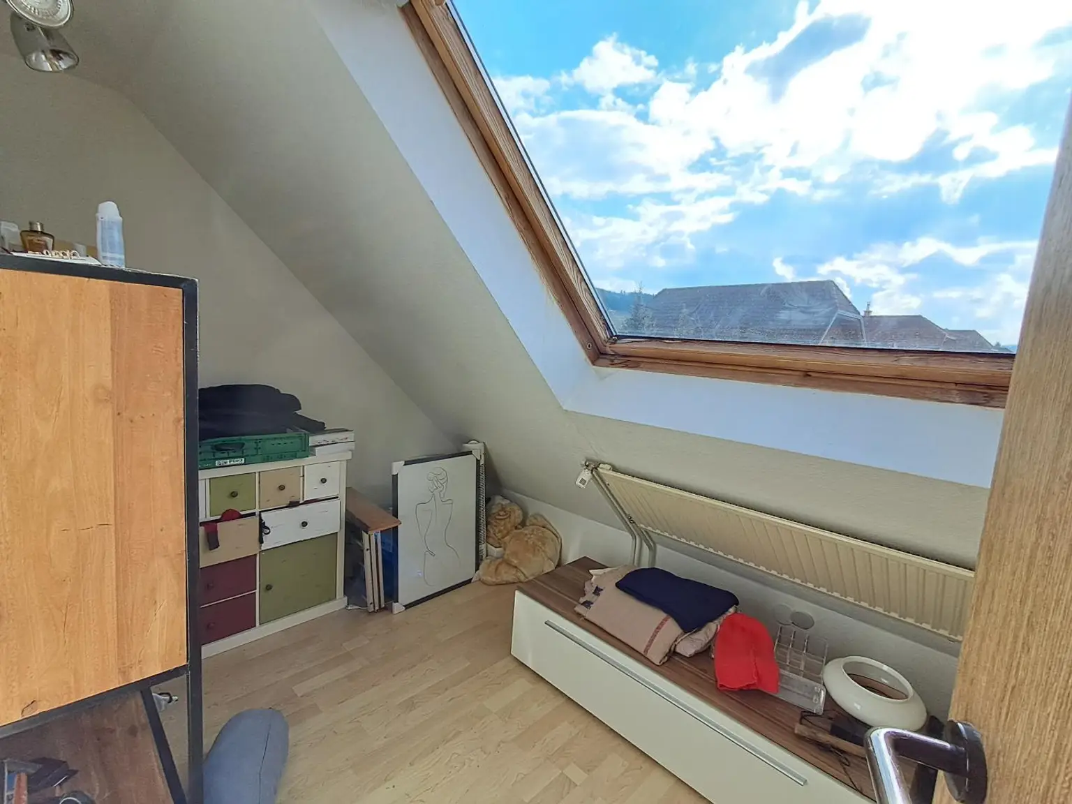 6 Zimmer ein großzügiges Grundstück und viel Platz warten auf eine nette Familie