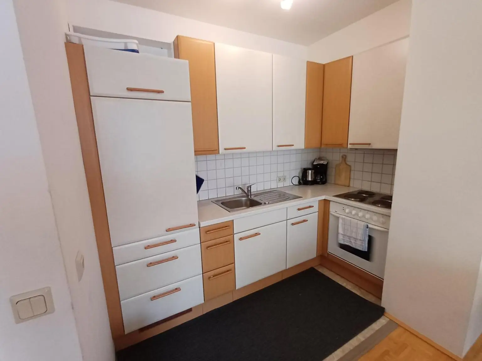 Gmunden: Äußerst gemütliche, teilmöblierte Wohnung mit Balkon im 1. OG in Seenähe!