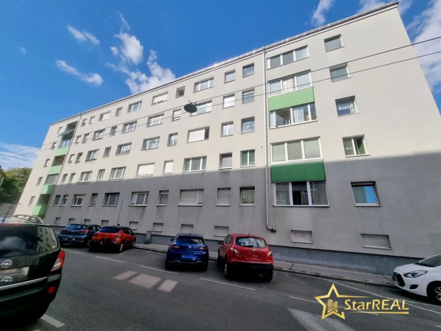 FERNWÄRME-HEIZUNG! ÄUSSERST GEPFLEGTE 3 ZIMMER-WOHNUNG IM 2. LIFTSTOCK. ZENTRALE, RUHIGE LAGE.
