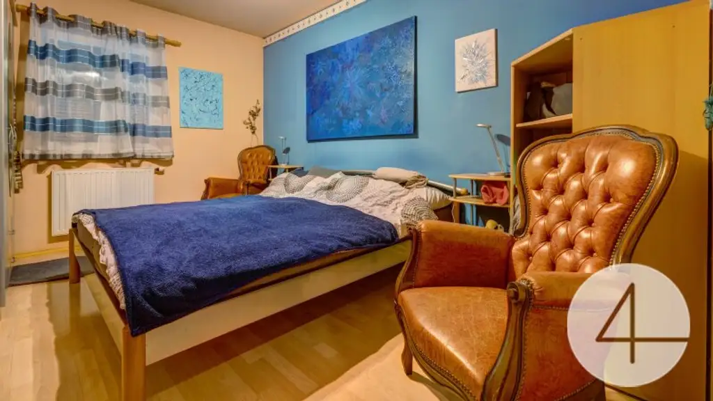 Ihr neues Zuhause: Stilvolles Einfamilienhaus mit Pool in ruhiger Lage