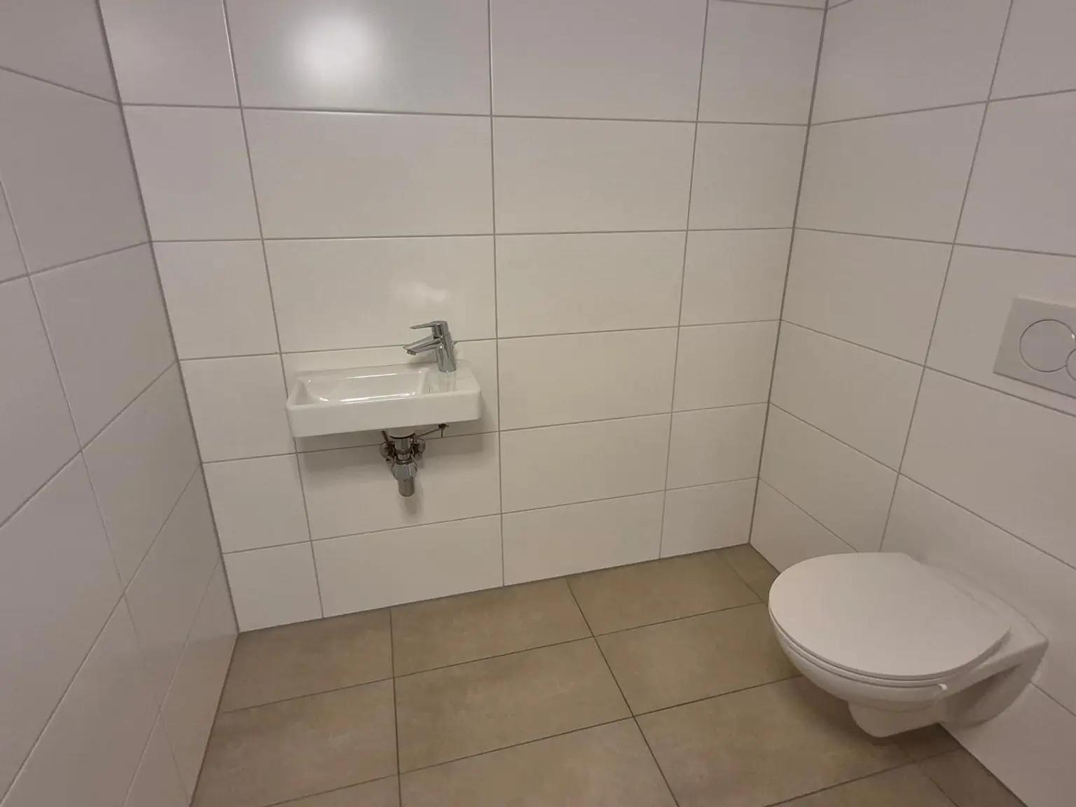 TOP AUSGESTATTETE 3 ZIMMERWOHNUNG IN JUDENAU