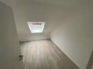 DG links Zimmer
