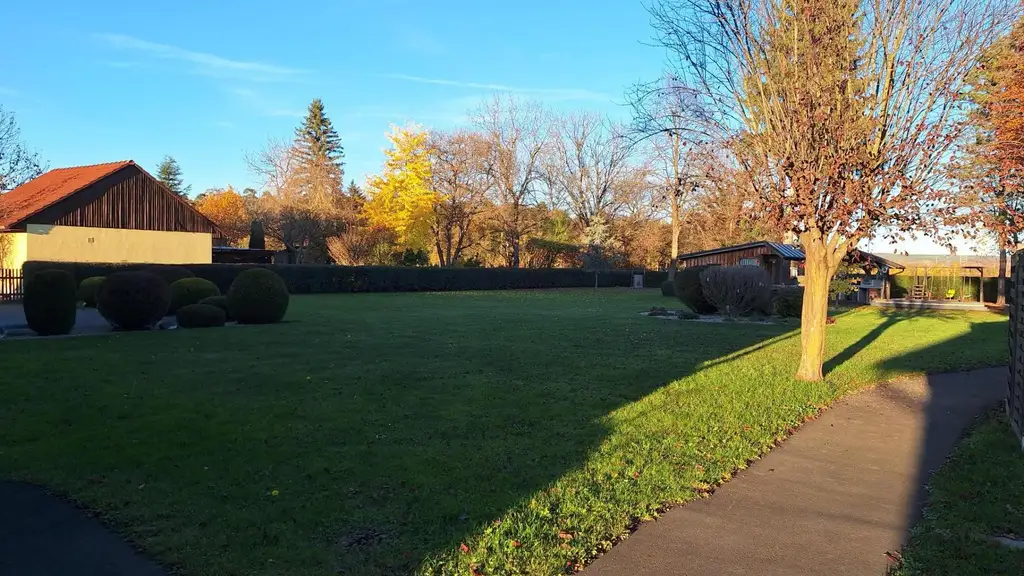 „Sonniges Dachgeschoss-Highlight in Gralla!“ 4 Zimmer Garage und mehr...