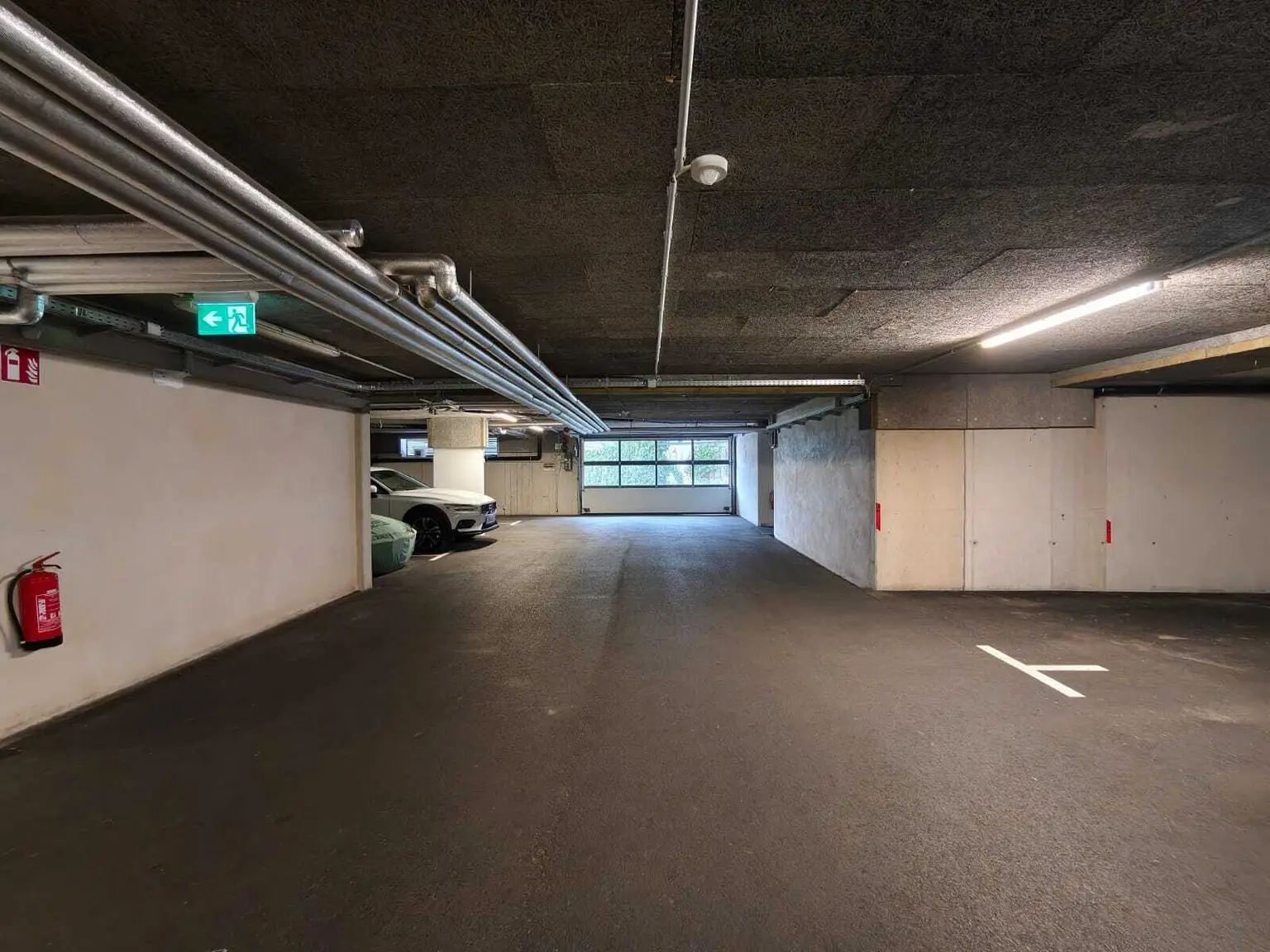 Moderne 3 Zimmerwohnung inkl. Balkon + 2 Garagenplätze!