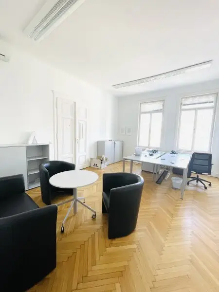Repräsentative  Bürofläche/Praxis im Stilaltbau direkt beim Karlsplatz/Karlskirche  zu vermieten!