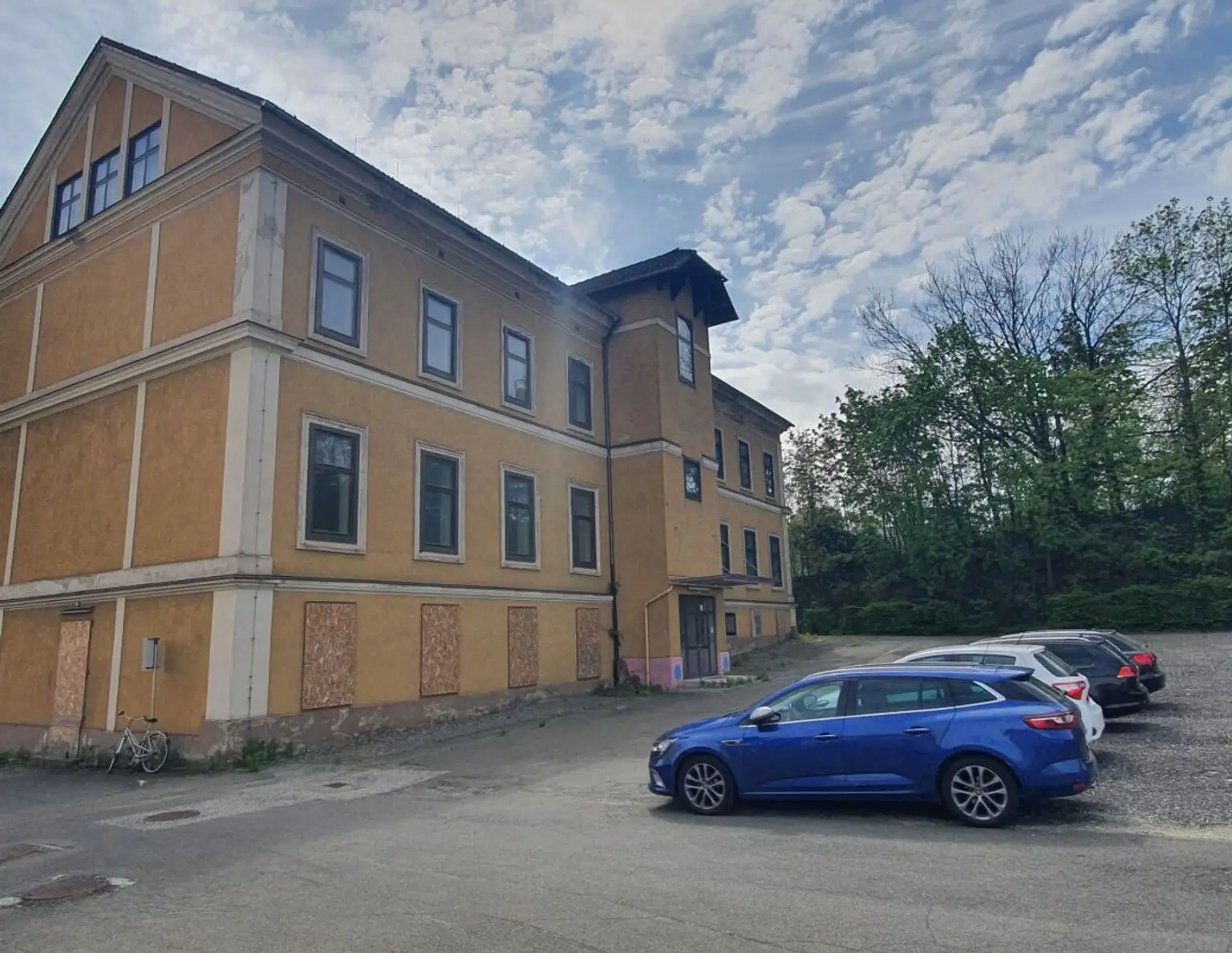 Leoben! - Sanierungsbedürftiges Gewerbeobjekt mit Ausbau- und Zubau Potential!
