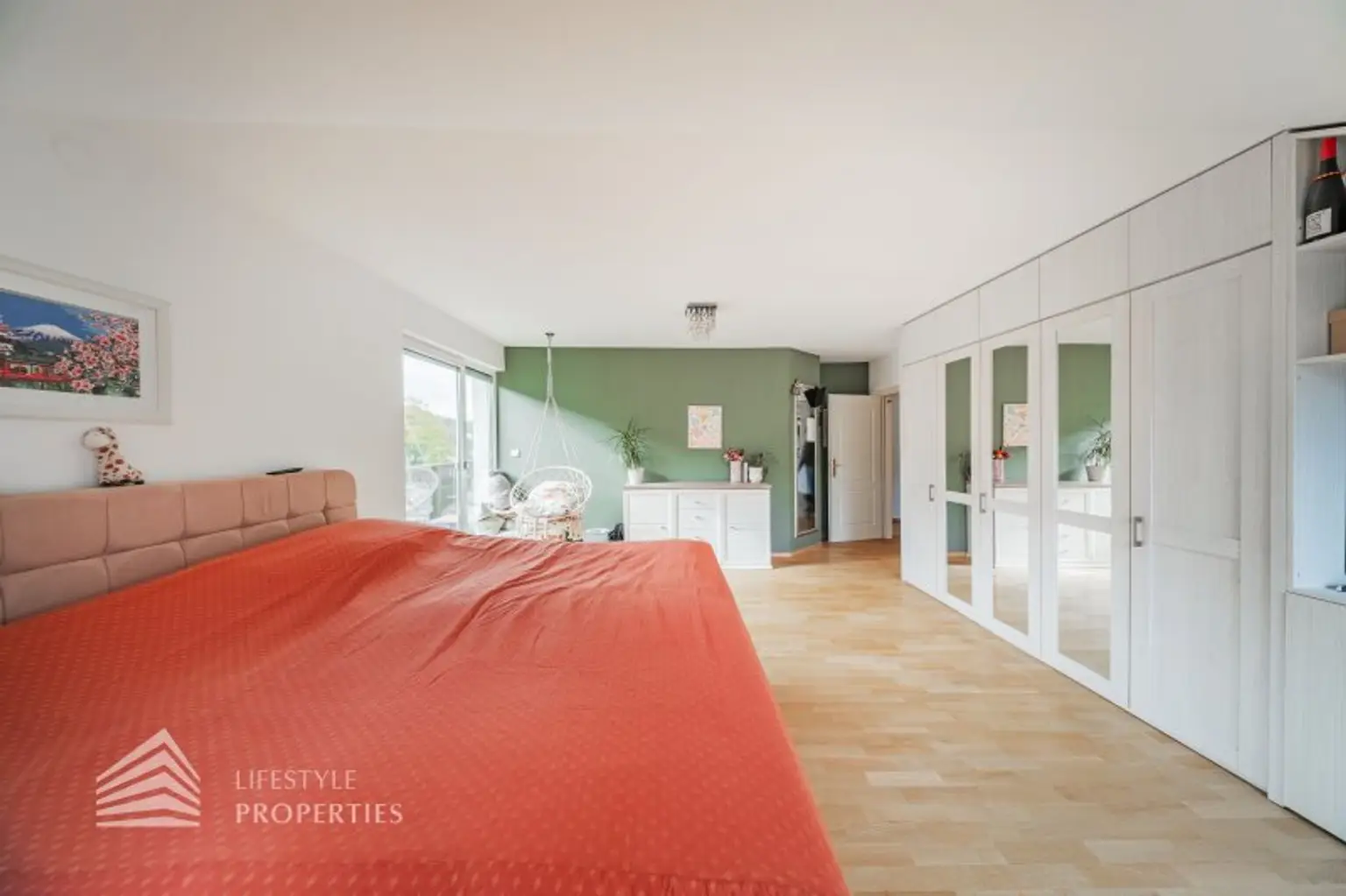 Luxuriöse Villa im Wienerwald – Beheizter Salzwasserpool, Gartenparadies & Premium-Parkmöglichkeiten
