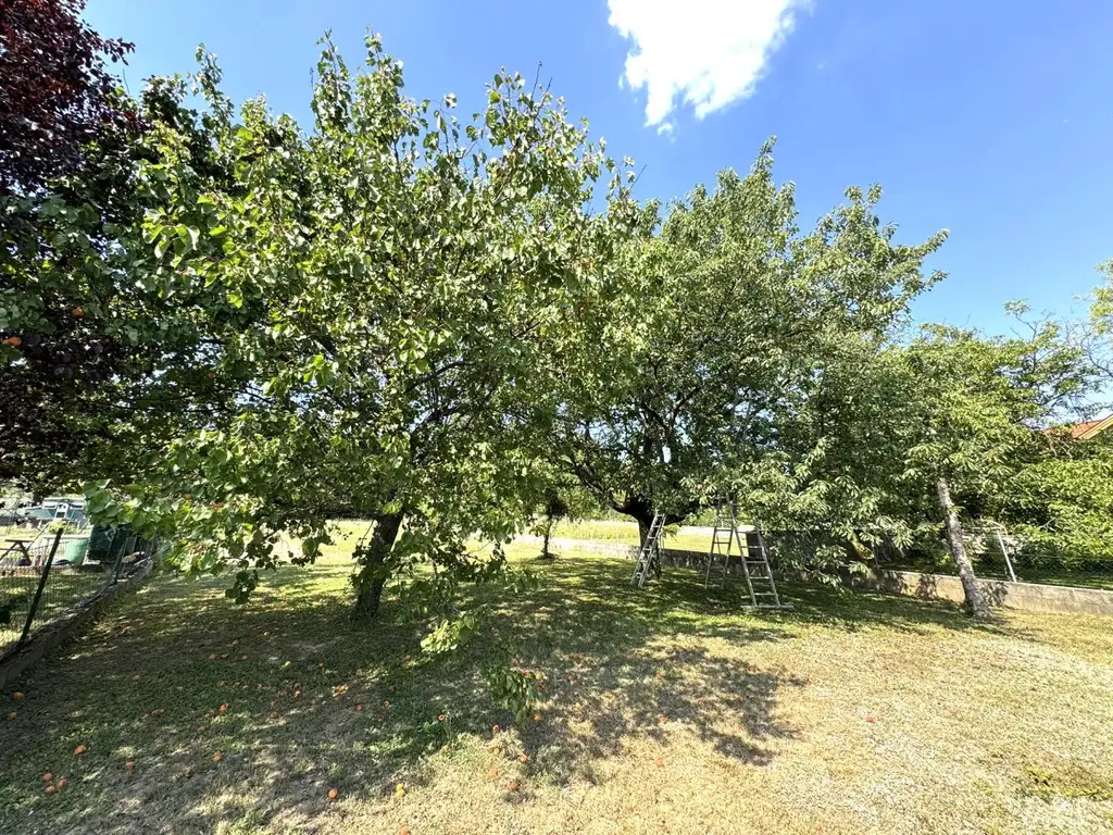 Entzückender Bungalow mit Riesengarten
