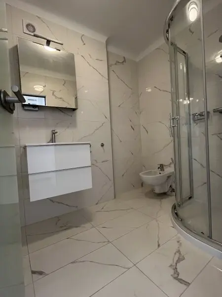 Traumhafte 2-Zimmer Wohnung mit 2 Balkonen in Mödling - Perfekt saniert und ideal gelegen!