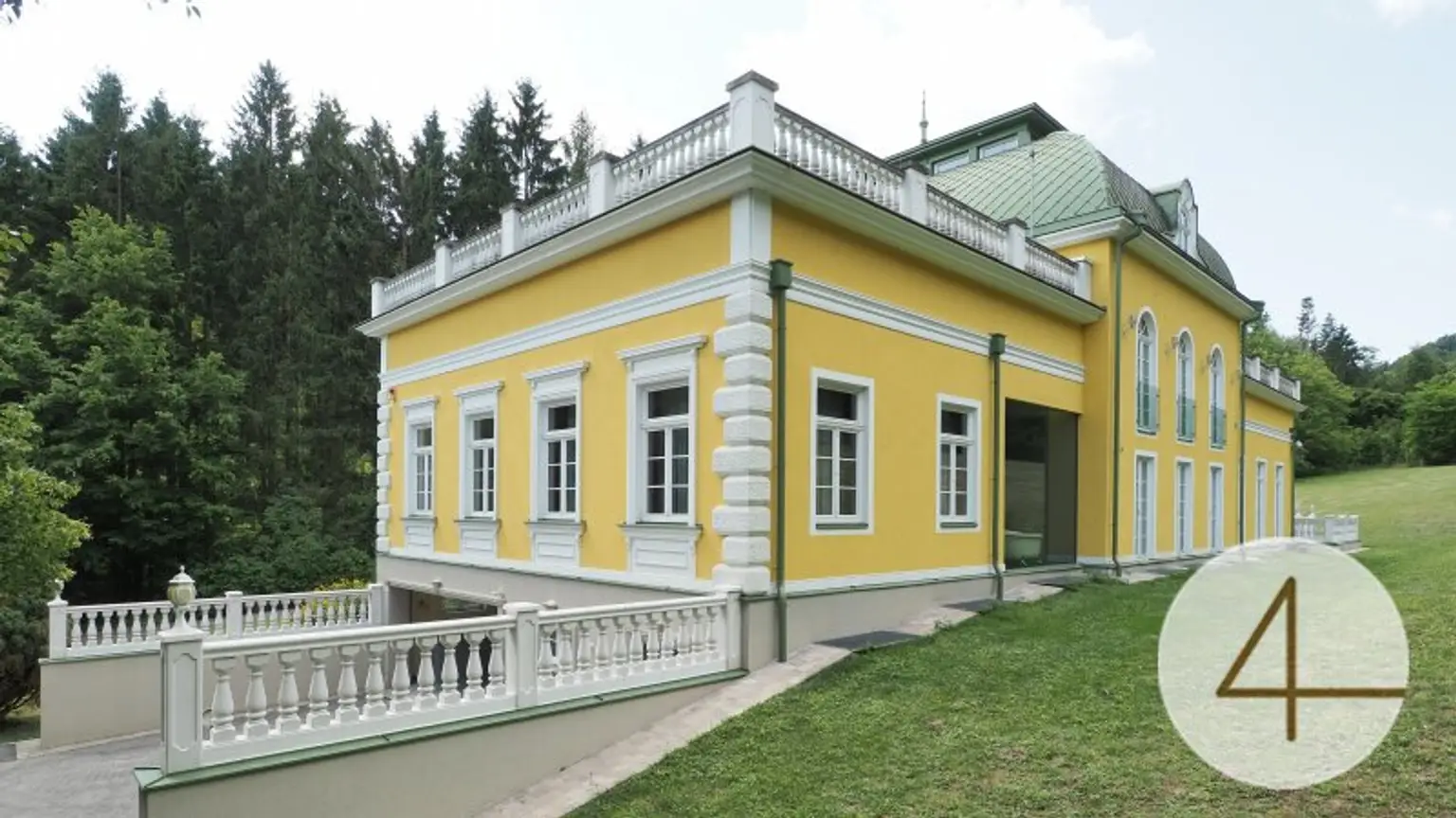 Starkes Statement 857m2 Nutzfläche – Architektenhaus mit Garage Büro Terrassen bei Krems