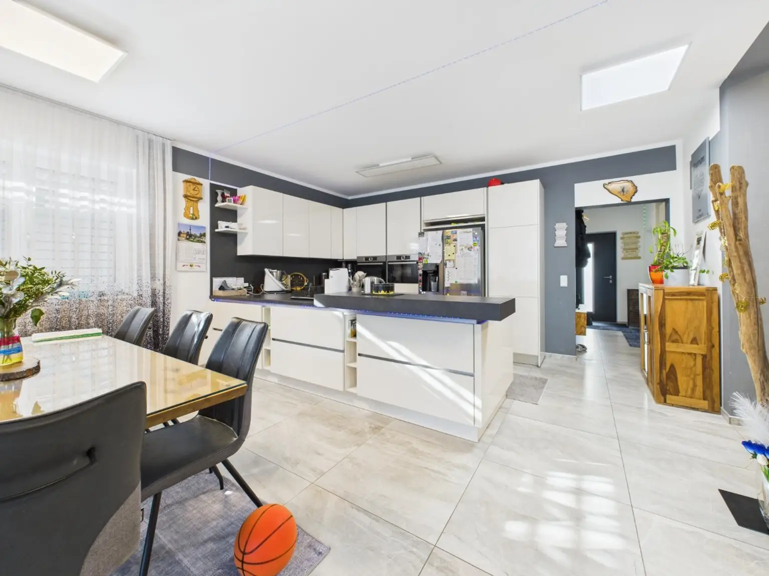 Wohn-, Ess- und Kochbereich 4