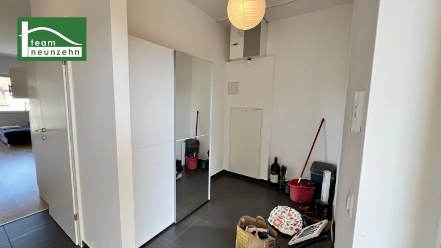 2 Zimmer-Wohnung in generalsaniertem Neubau mit ca. 6m2 Balkon.