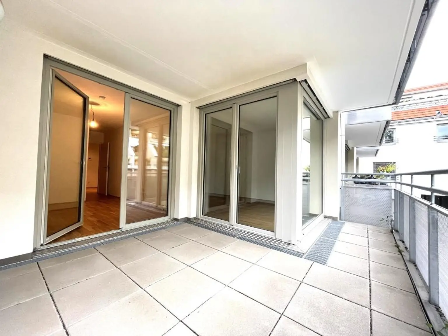 Wunderschöne Neubauwohnung mit 11m² Außenfläche + Nähe U6!! AB DEZEMBER