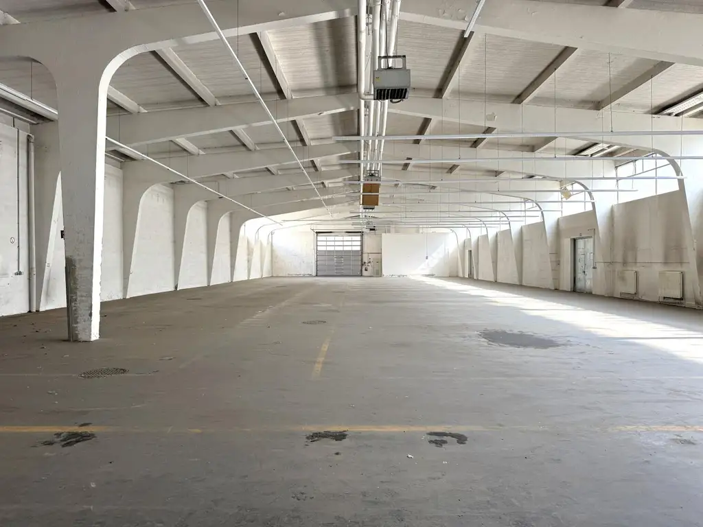 Hallenobjekt mit Büro beim Hauptbahnhof