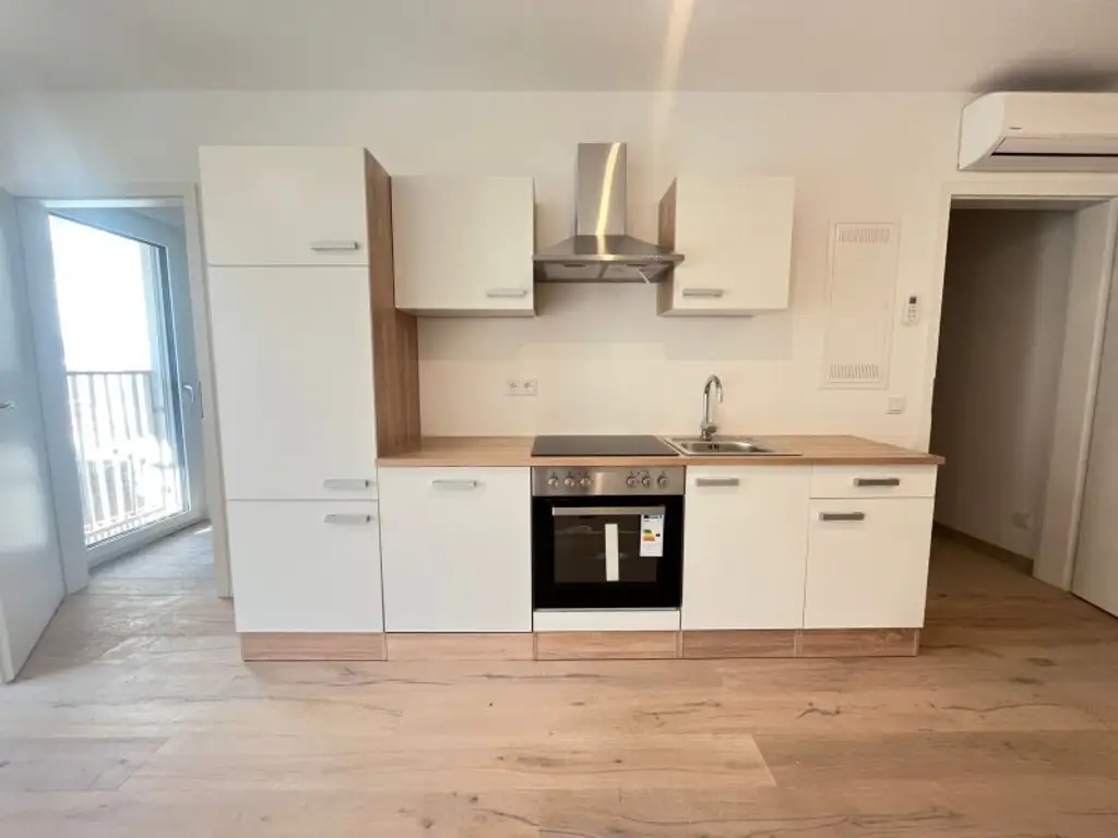 ERSTBEZUG! GEMÜTLICHE  2-ZIMMER-WOHNUNG MIT SÜD-WEST- BALKON