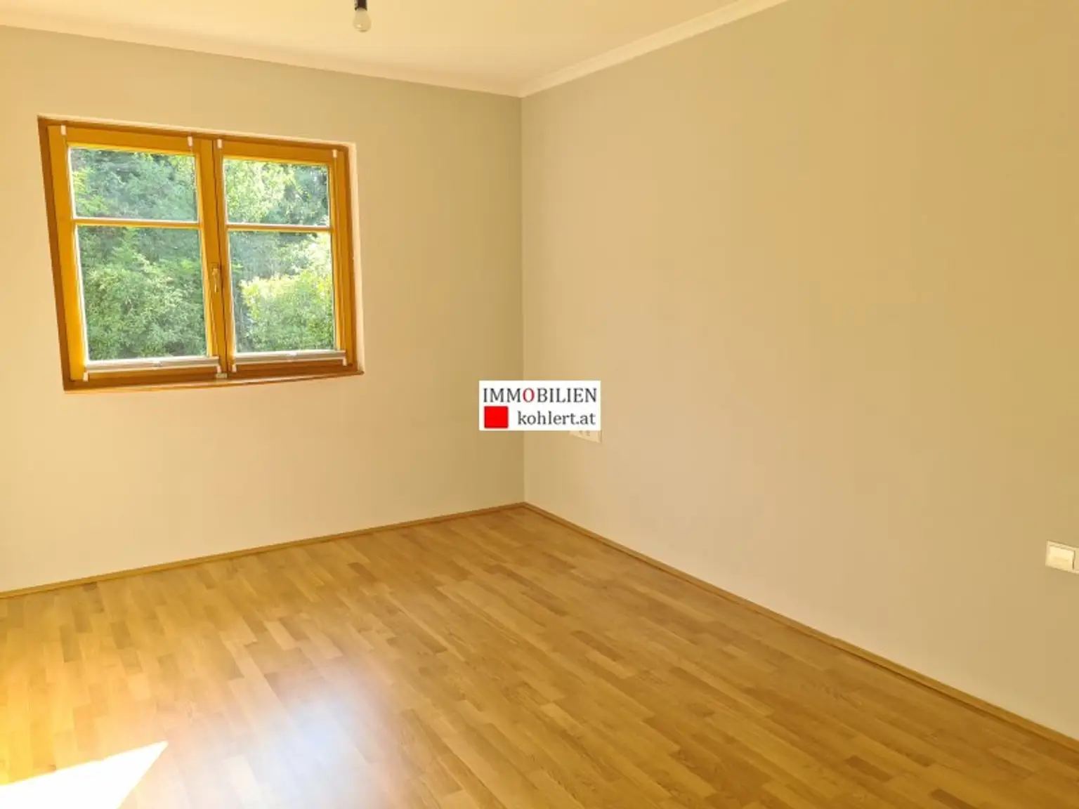 KLOSTERNEUBURG- MIETHAUS IN SCHÖNER GRÜNLAGE