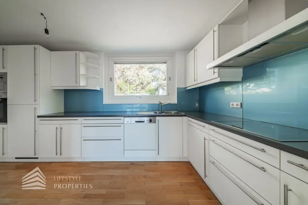 Wunderschöne 4 - Zimmer Wohnung mit Terrasse und Garten