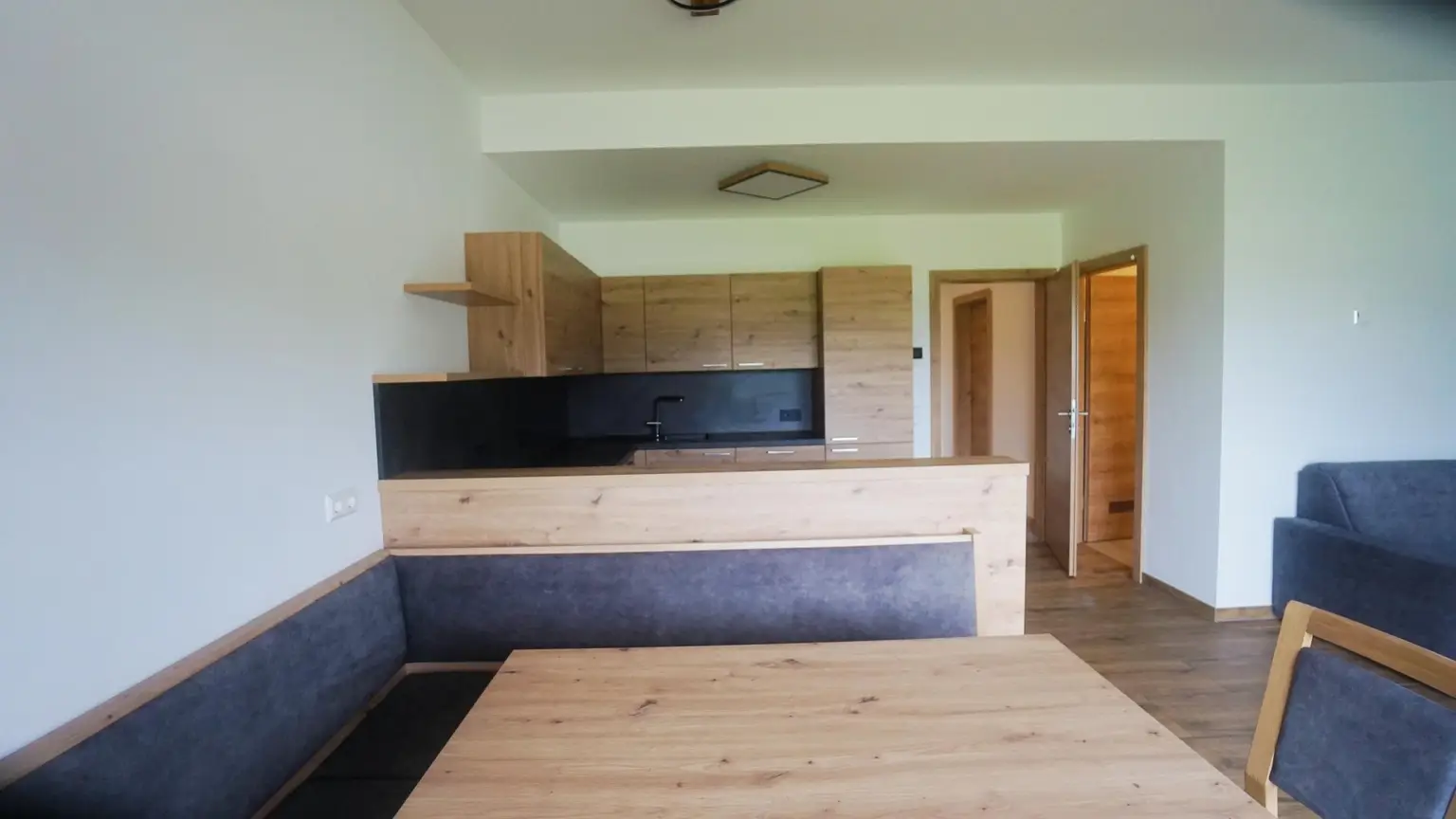 Moblierte, exklusive, lichtdurchflutete 4 Zimmer Wohnung / Kurzzeitmiete möglich