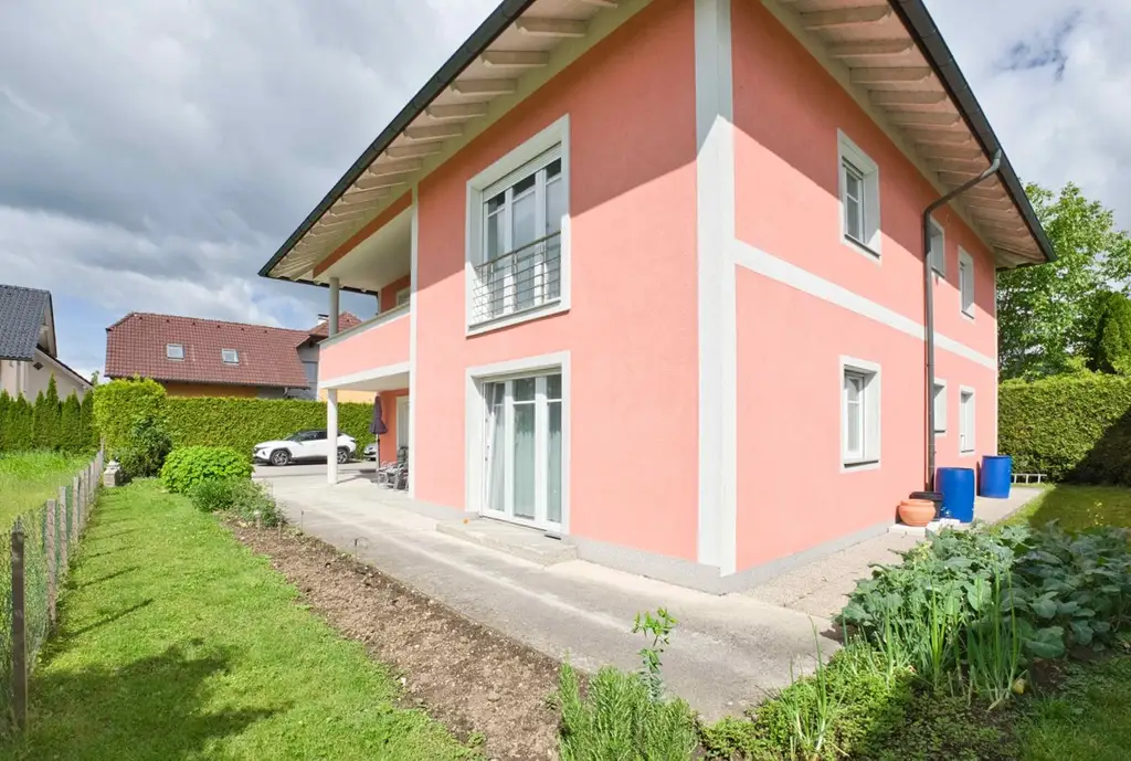 Viel Wohnplatz, wenig Gartenpflege – Ihr neues Zuhause in Regau!