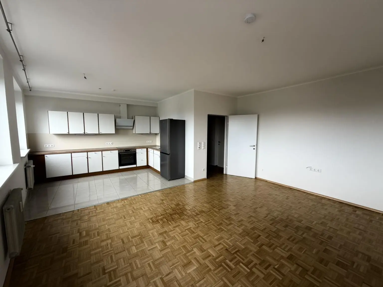 Küche und Wohnzimmer