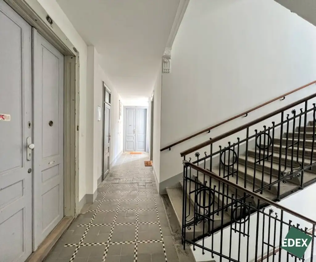 Altbauwohnung zum Sanieren – 48 m² mit Balkon im 3. Liftstock