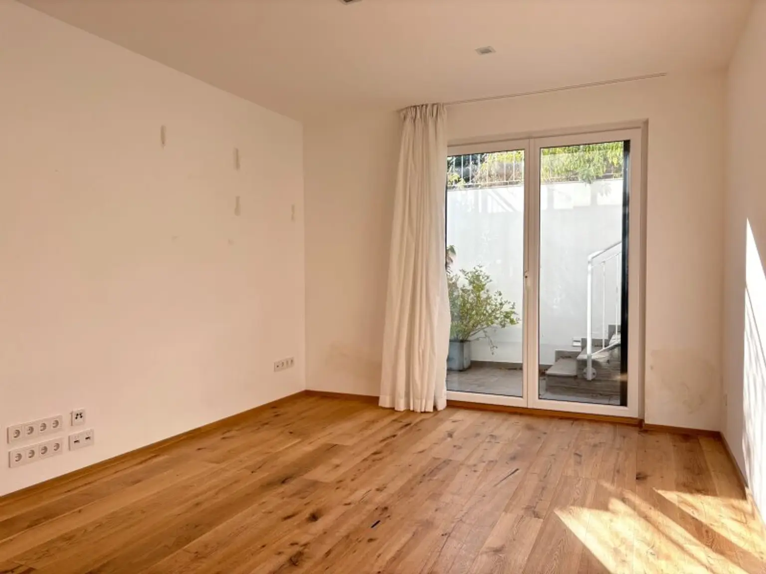 LUXUS-KLEINGARTENHAUS IM ALLEINEIGENTUM MIT WUNDERSCHÖNEM BLICK AM HACKENBERG