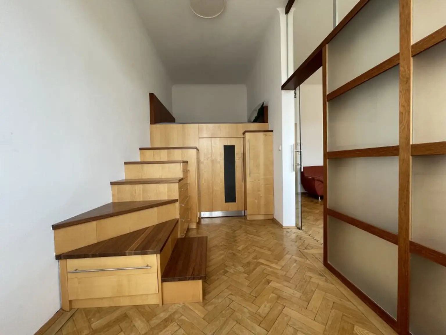 SCHÖNER Altbau + unweit Mariahilfer Straße + Höhe Hirschengasse!