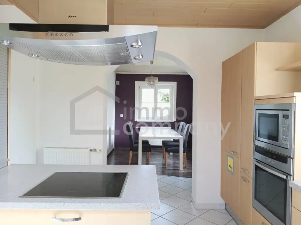 Modernisiertes Einfamilienhaus zum Fertigstellen: Ihr Traumhaus mit riesigem Garten in wunderschöner Lage!