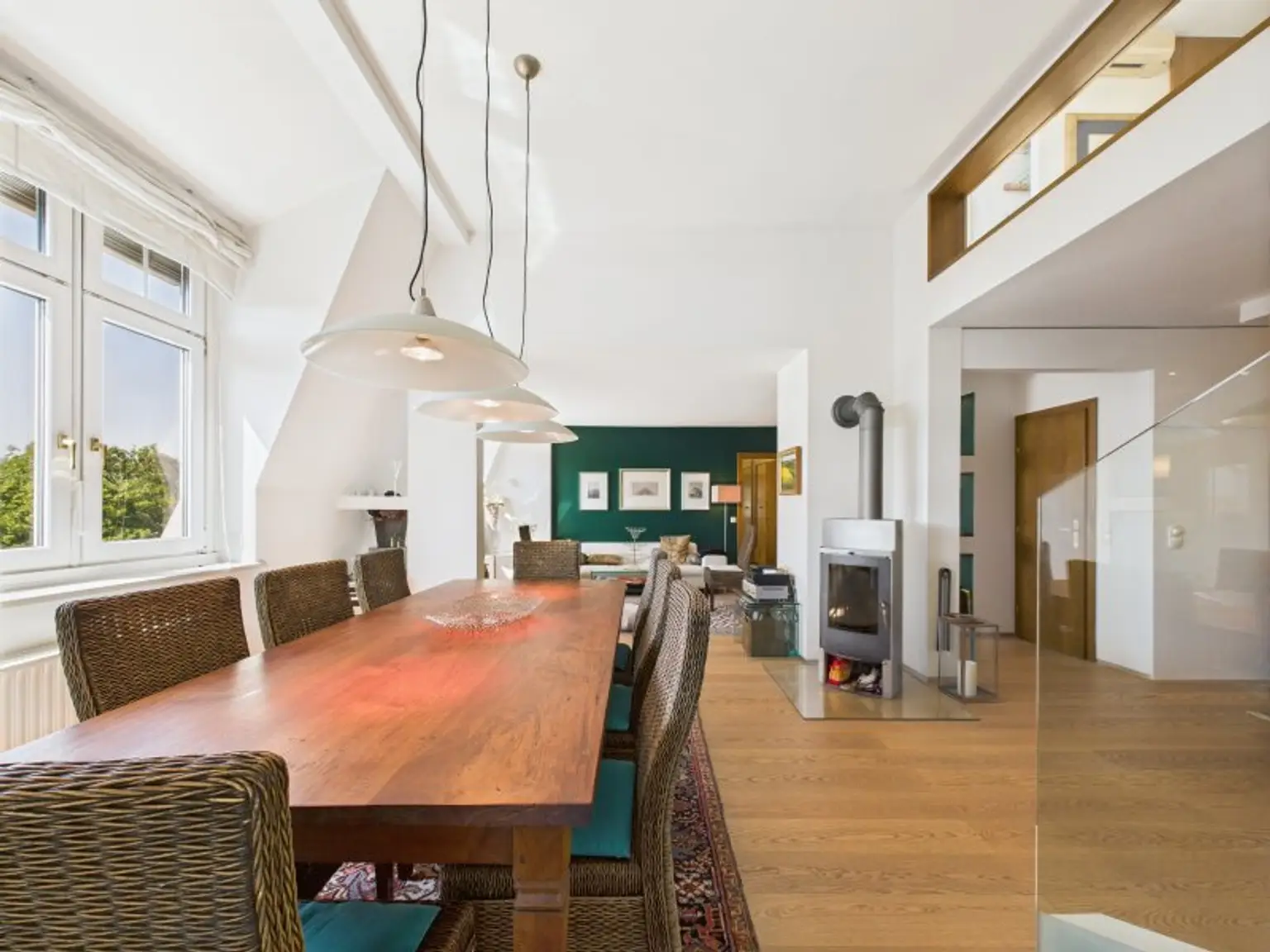 3-Zimmer Dachgeschosswohnung im 18. Bezirk mit Wienblick & zwei Garagenplätzen