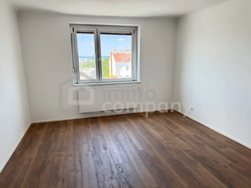 ERSTBEZUG nach Renovierung - DIREKT bei U1 - PROVISIONSFREI !!!