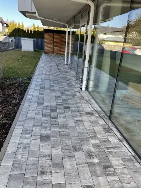 "GRÖDIG - Kleines modernes CAFE/BISTRO sucht neuen Pächter"