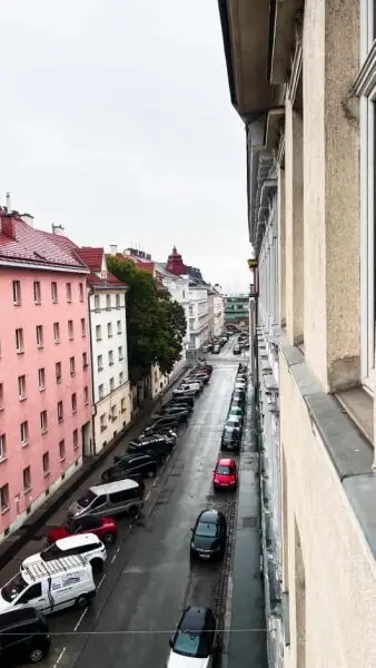 IHR SANIERUNGSPROJEKT - 3-ZIMMER-ALTBAUWOHNUNG MIT TERRASSE