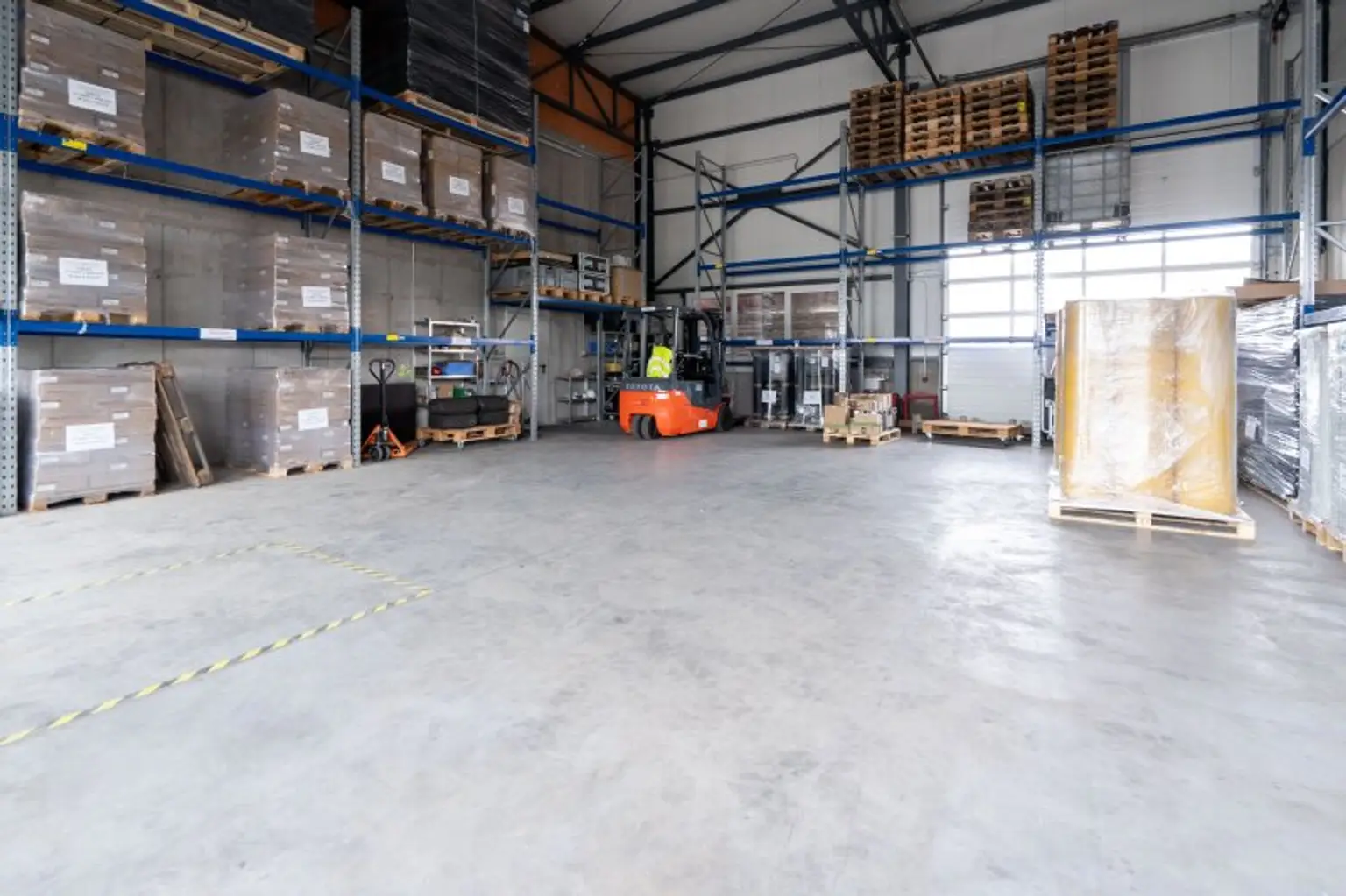 Gewerbeobjekt TOP 1 mit Werkstatt und Büros in Buchkirchen zu kaufen!