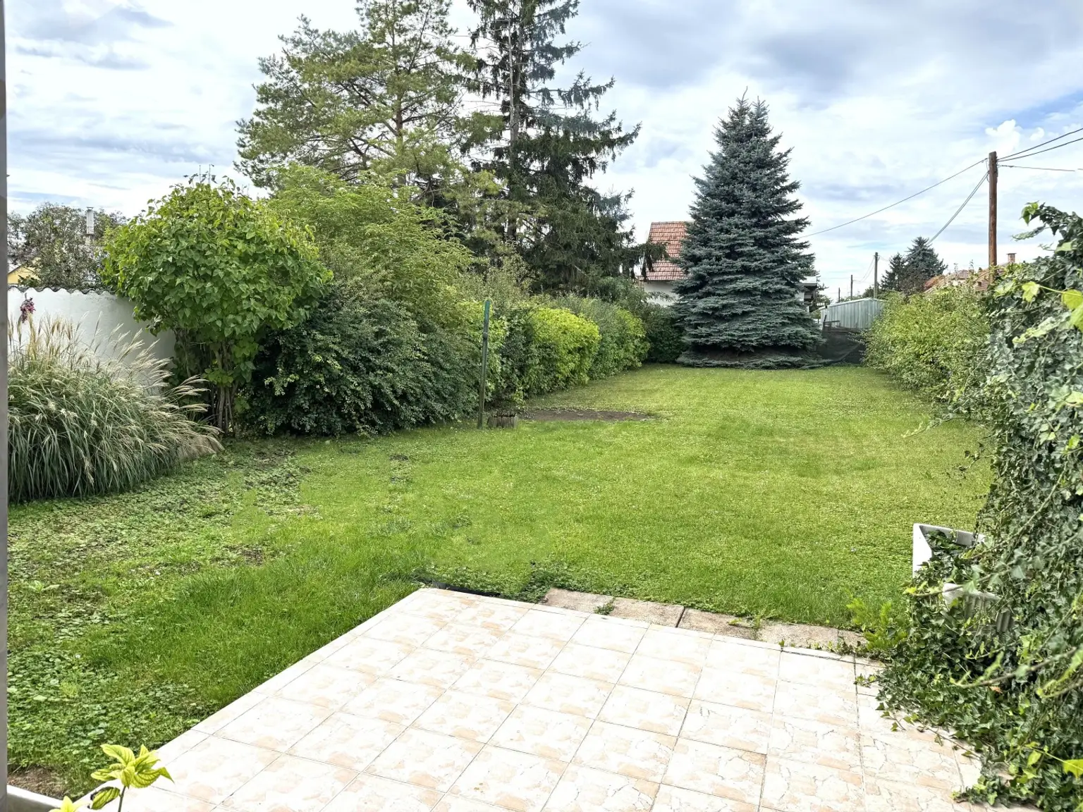 "Eckgrundstück - Haus/Bungalow mit schönem Garten!"
