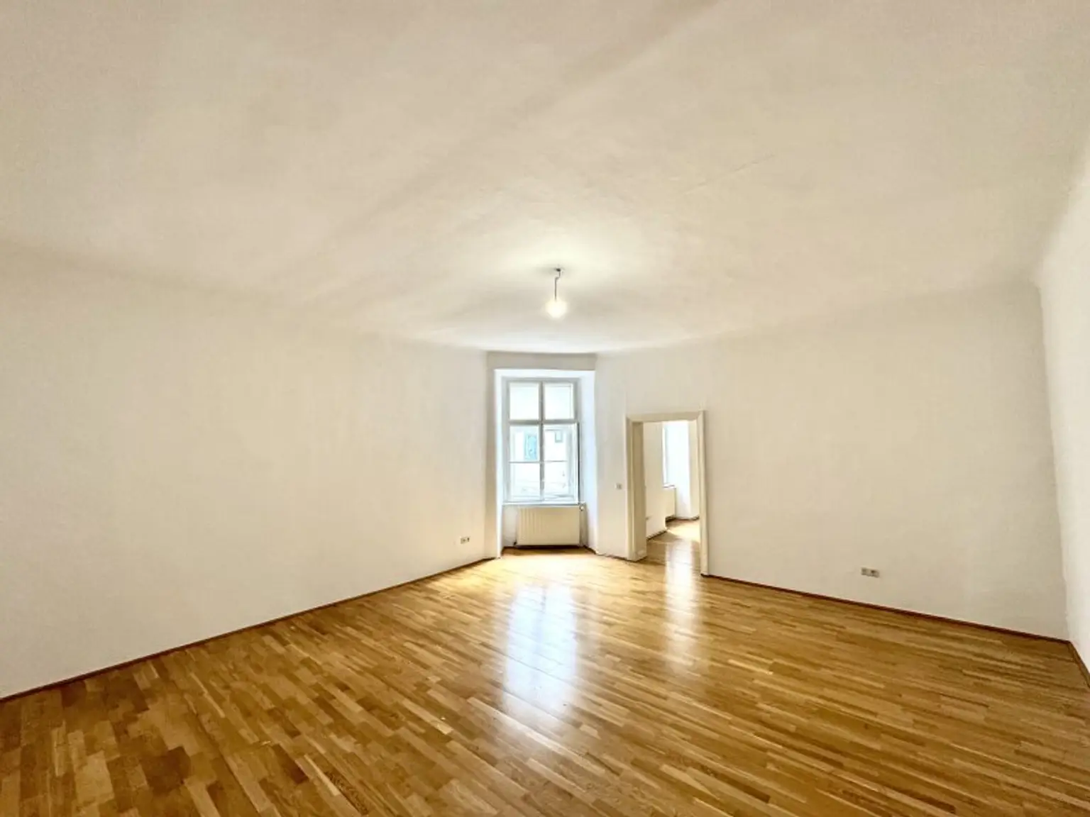 NEU! Geräumige 2,5-Zimmerwohnung im Beethovenhaus zu vermieten!