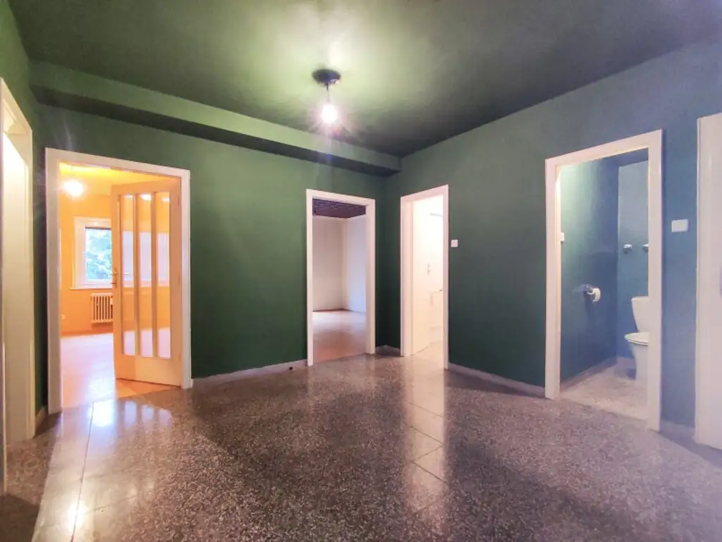 WILLKOMMEN IN UNTERSIEVERING! 3-Raum Wohnung mit Balkon und allerhand Potenzial!