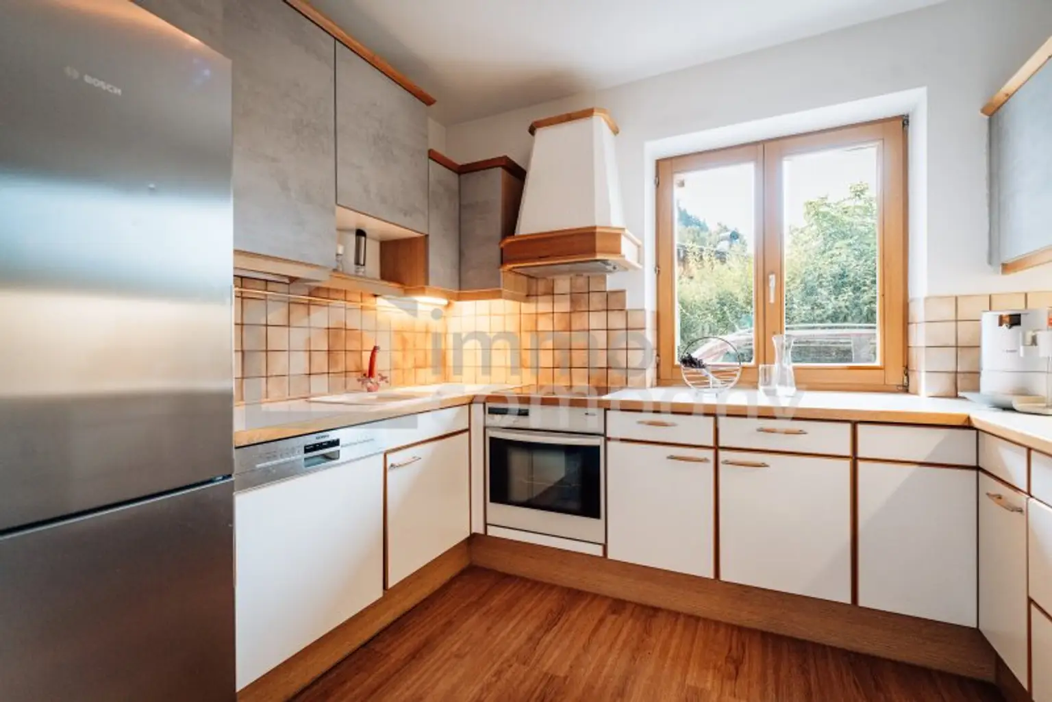 WOHNEN AM SEE - Absolute Rarität in unmittelbarer Seenähe mit Bergblick - 5 Zimmer Erdgeschoßwohnung mit großzügigen Räumlichkeiten