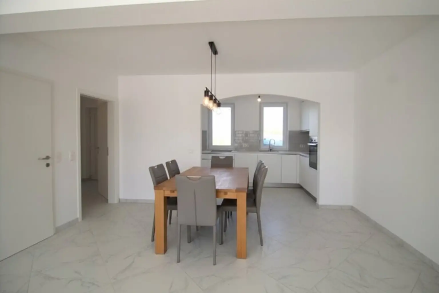 Essbereich. KI generiert Einrichtung