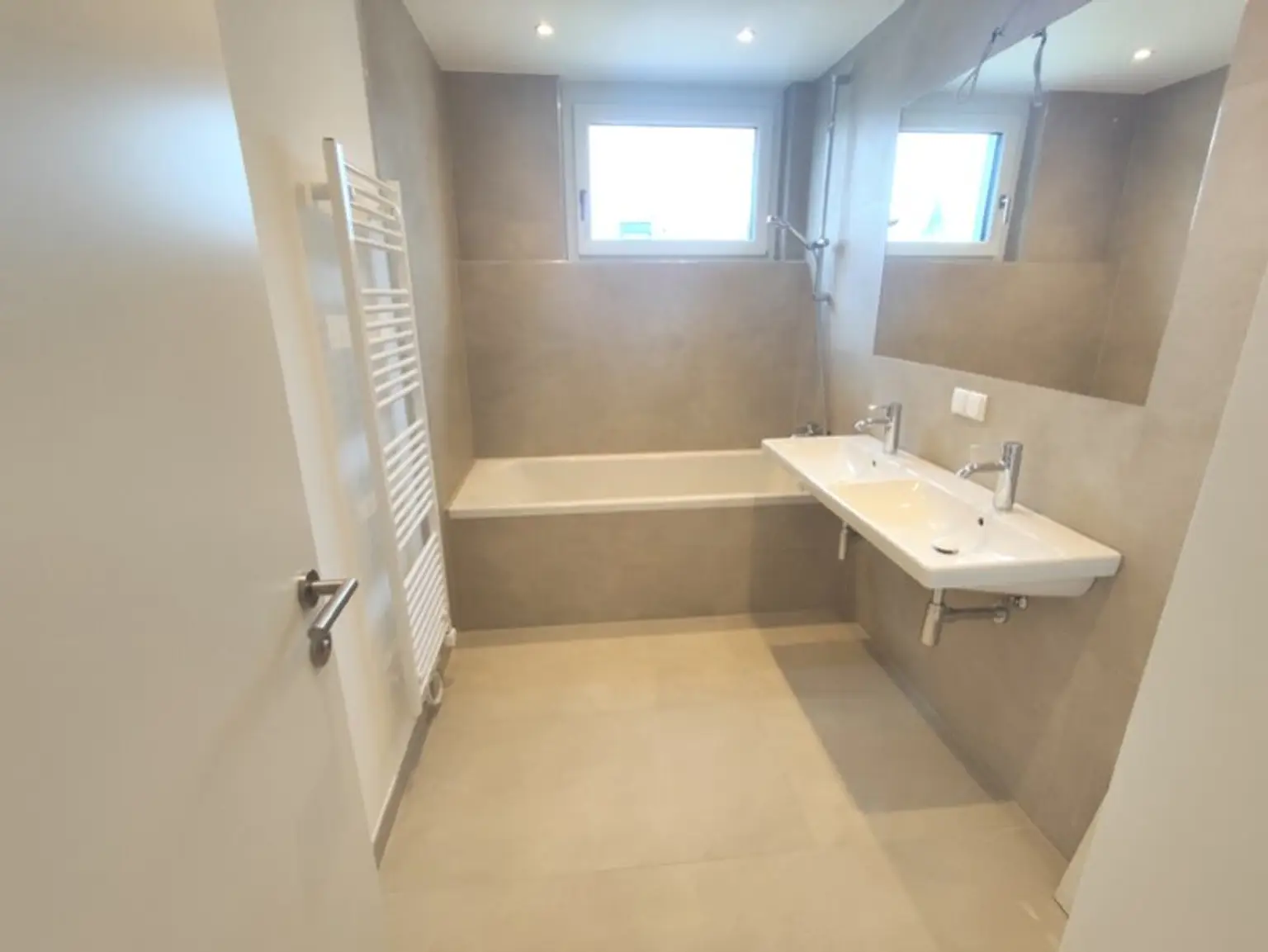 Modern wohnen in Meidling! Drei-Zimmer DG-Erstbezug mit Terrasse! Top79