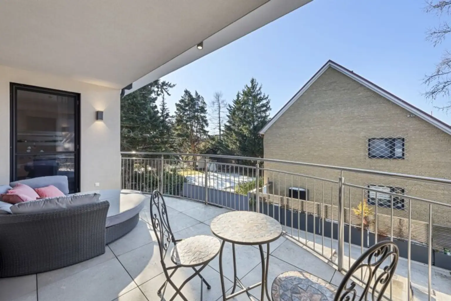 Großzügige High-End-Familienvilla der Extraklasse.