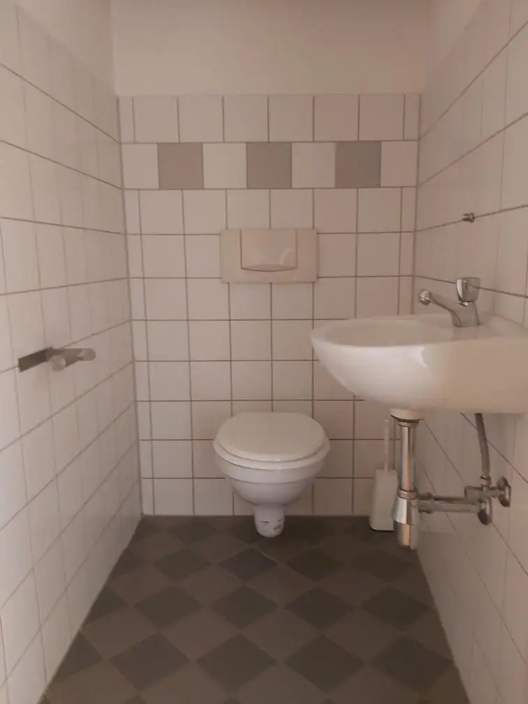 Zentrale 2-Zimmer-Wohnung mit Küchenblock und Balkon in Kapfenberg !